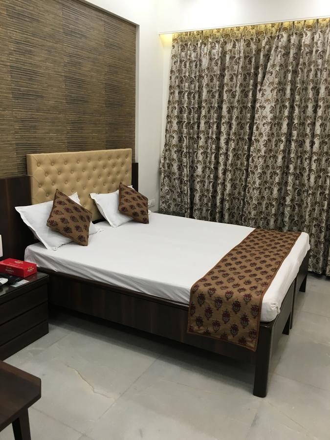 Hotel Antique - Colaba Мумбаи Экстерьер фото