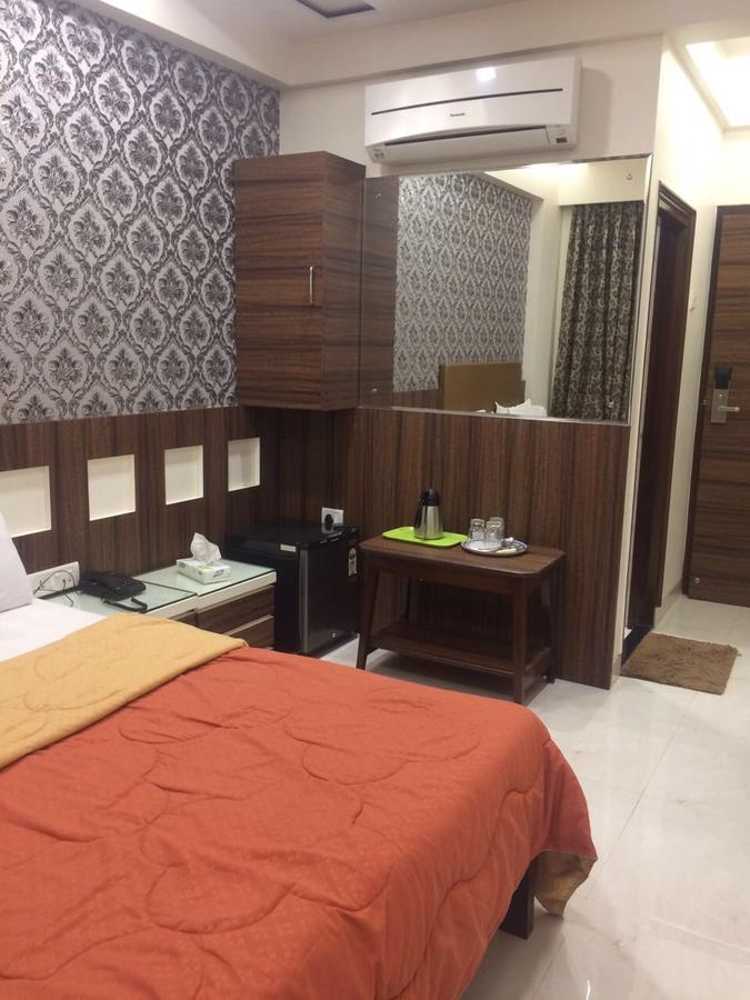 Hotel Antique - Colaba Мумбаи Экстерьер фото